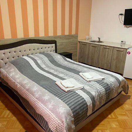 Kikinda Bed&Breakfast Intermezzo Caffe المظهر الخارجي الصورة