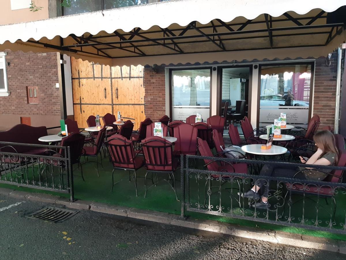 Kikinda Bed&Breakfast Intermezzo Caffe المظهر الخارجي الصورة