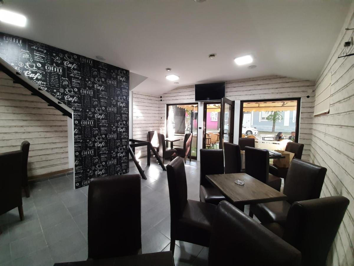 Kikinda Bed&Breakfast Intermezzo Caffe المظهر الخارجي الصورة