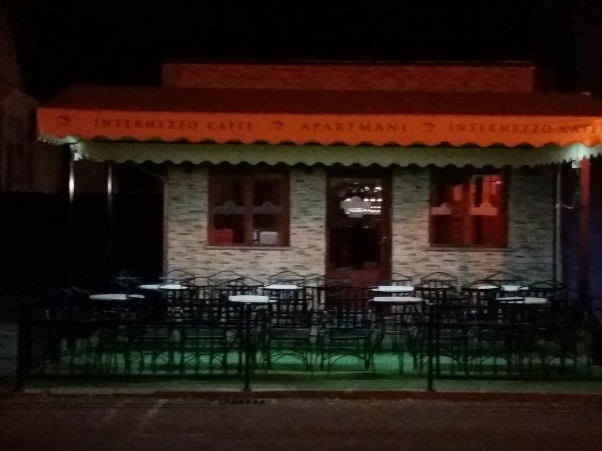 Kikinda Bed&Breakfast Intermezzo Caffe المظهر الخارجي الصورة