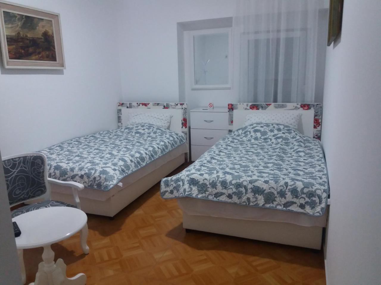 Kikinda Bed&Breakfast Intermezzo Caffe المظهر الخارجي الصورة